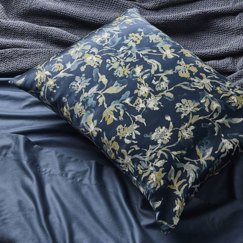 Standard Silk Pillowcase Blurred Floral - Casaluna